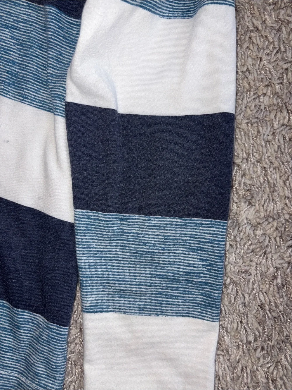 Old Navy Men's Navy, Light Blue & White Striped Crewneck Sweater size 6/7